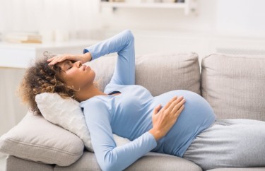 Zawroty głowy w ciąży – skąd się biorą? Jak reagować?